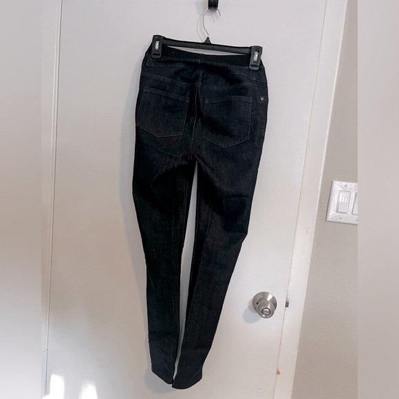 Loved by Heidi Klum Black Maternity Jeans - Picture 2 of 3